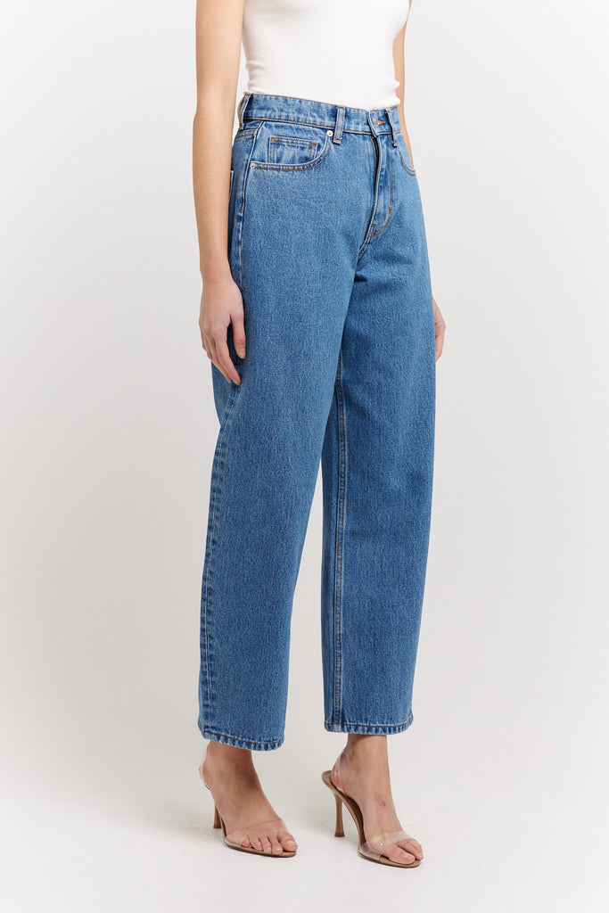 Women's Box-Pleated Shorts By The Drop - Travertine Cotton Twill With Elastic Back