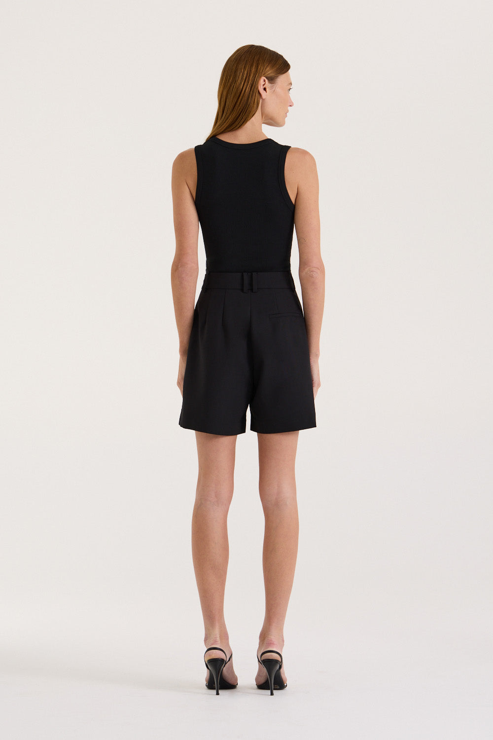 Ari Short  Henne