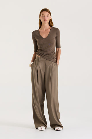 Aven V-Neck 1/4 Sleeve Top