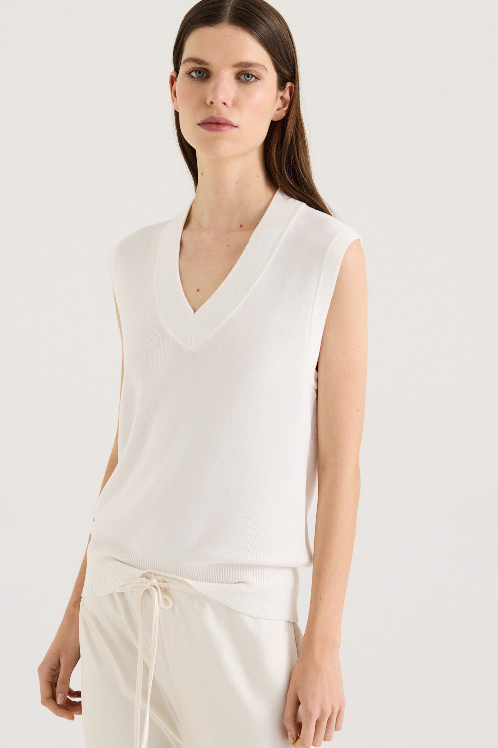 gigimame  Knitted V Neck Vest - white Mae Knit Vest – Henne