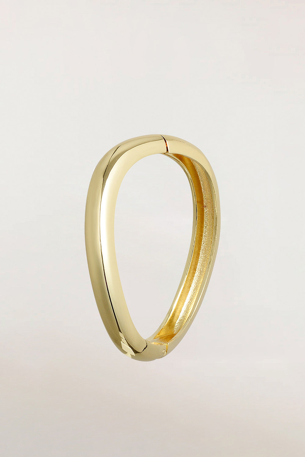 Thin warped Bangle – Henne